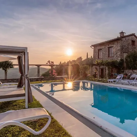 Scenic In With Pool Villa Lucca