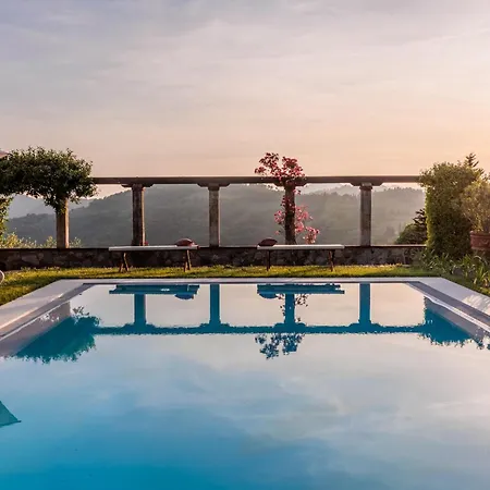 Scenic In With Pool Lucca