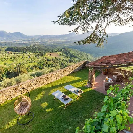Scenic In With Pool Lucca