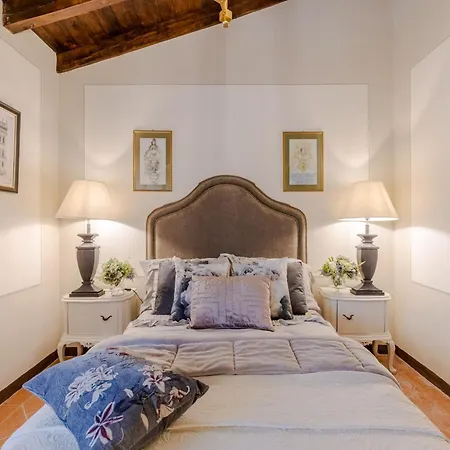 Scenic In With Pool Villa Lucca