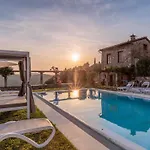 Scenic In With Pool Villa Lucca
