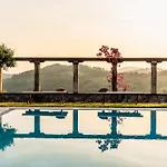Scenic In With Pool Lucca