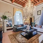 Scenic In With Pool Villa