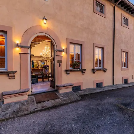 Scenic In With Pool Villa Lucca