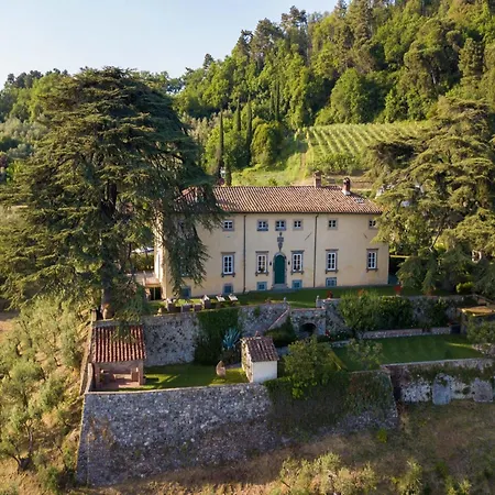 Scenic In With Pool Villa Lucca