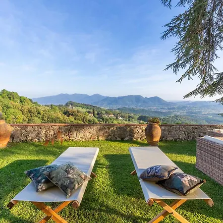 Scenic In With Pool Villa Lucca