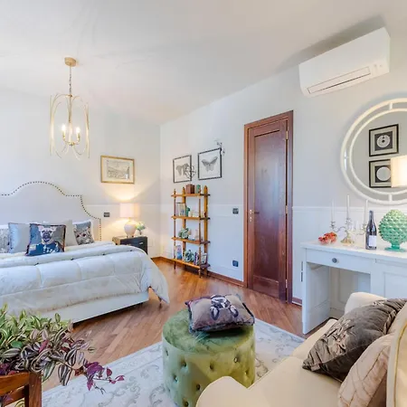 Scenic In With Pool Villa Lucca