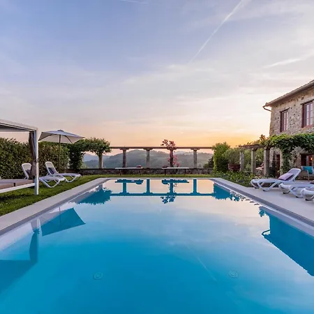 Scenic In With Pool *